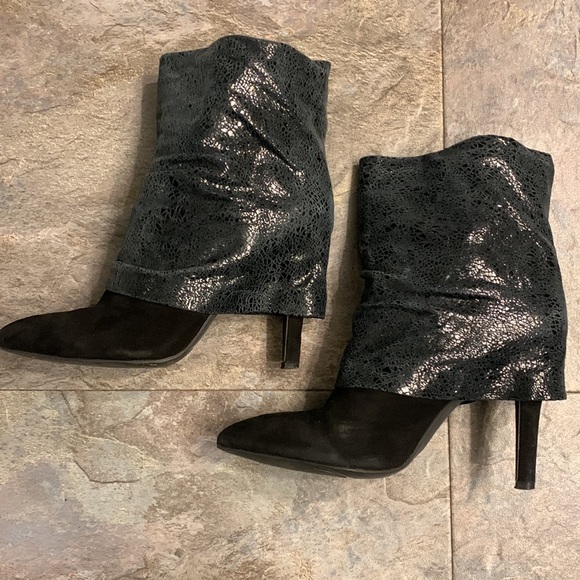 Heeled ankle booties - Picture 2 of 5